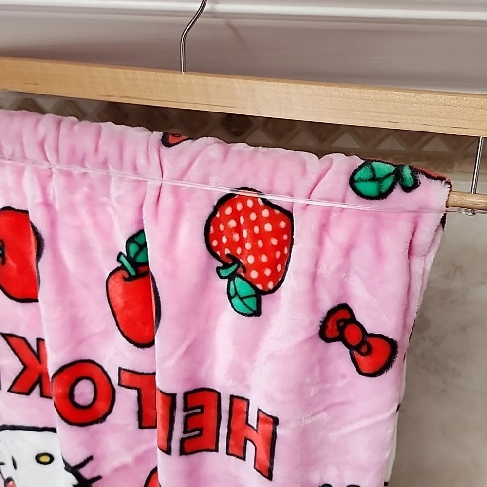 🍎 HELLO KITTY PLUSH CLOUD THROW 🍎